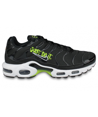 NIKE AIR MAX PLUS NOIR DJ6876-001
