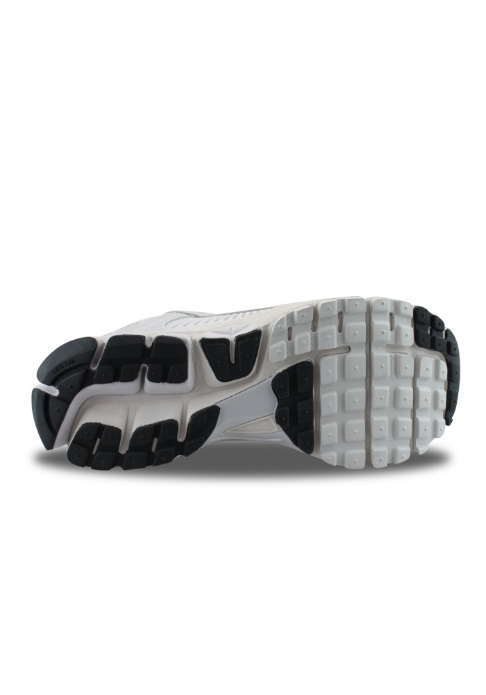 NIKE ZOOM VOMERO 5 GRIS BV1358-001
